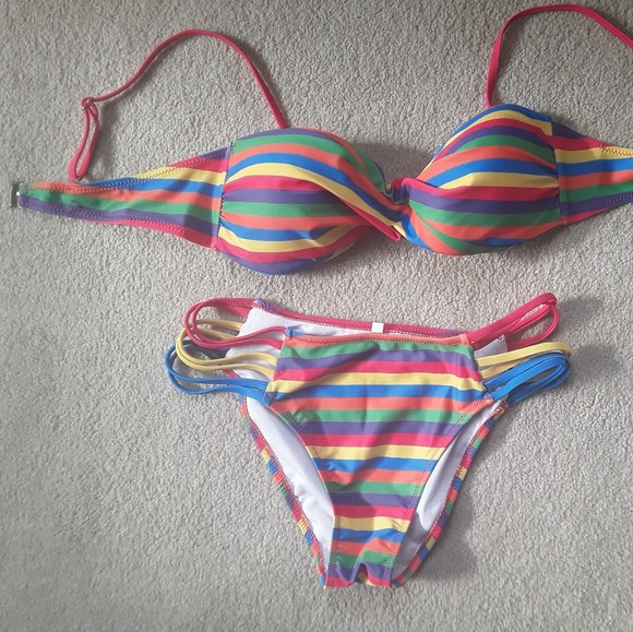 Rainbow bikini size medium - Picture 4 of 7